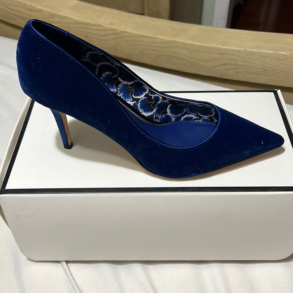 Dressy shoes